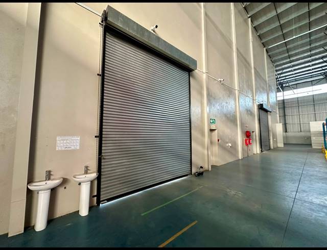 3,234M² WAREHOUSE FOR SALE IN COSMO BUSINESS PARK